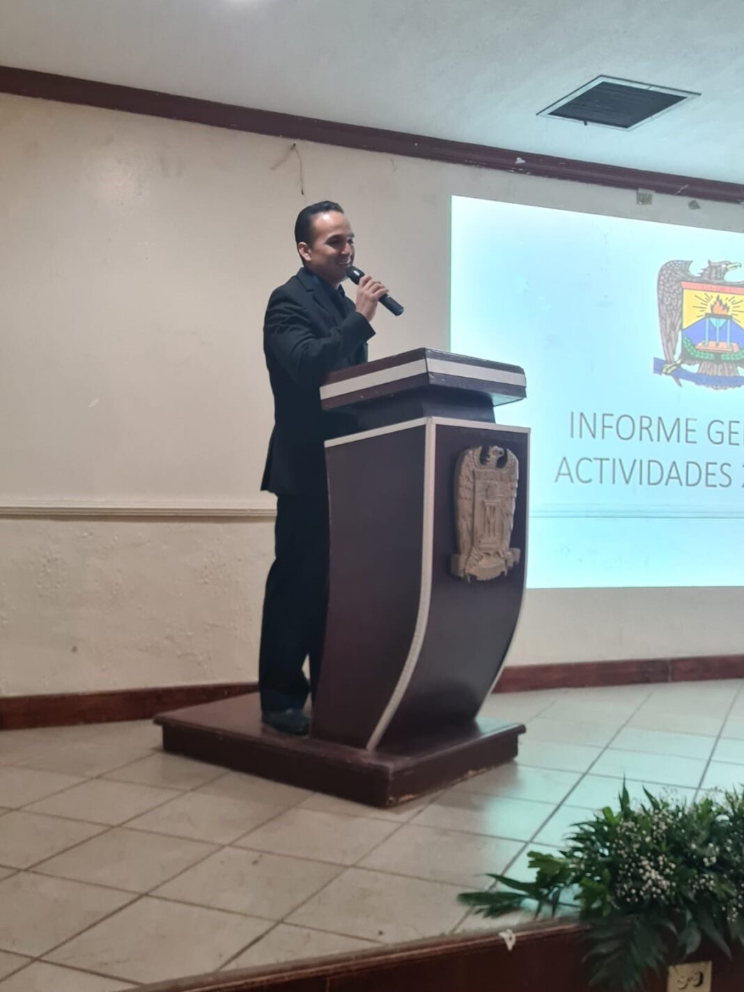 Rinde su Tercer Informe de Actividades el Director de la Escuela de ...