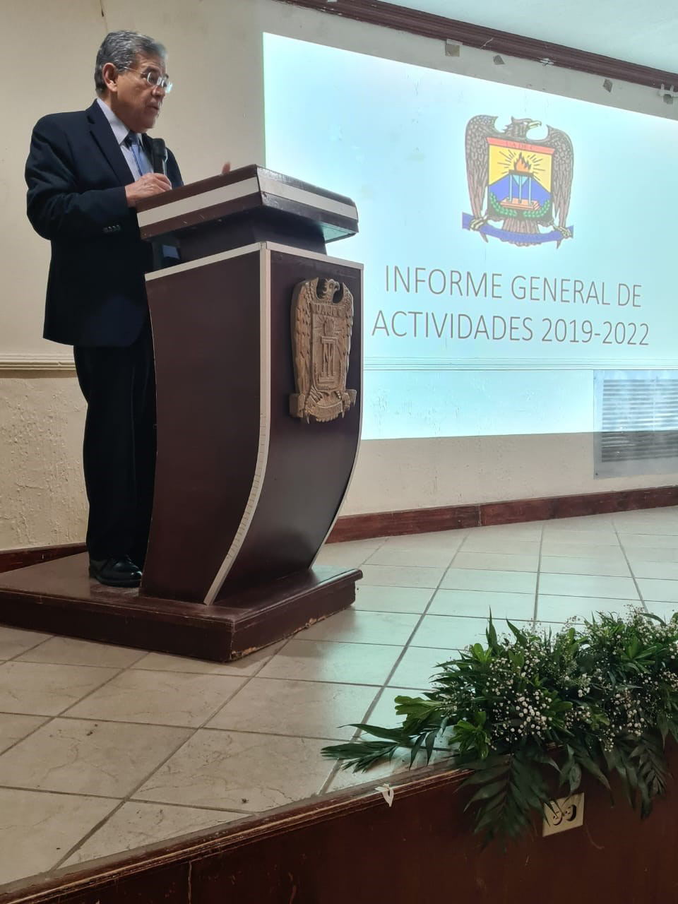 Rinde su Tercer Informe de Actividades el Director de la Escuela de ...