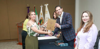 Entrega UAdeC el “Distintito Alianza Violeta” a Escuelas, Facultades e Institutos
