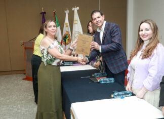 Entrega UAdeC el “Distintito Alianza Violeta” a Escuelas, Facultades e Institutos
