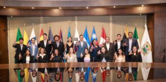Rector de la UAdeC Impone la “L” a las Presidentas y Presidentes de las Sociedades de Alumnos de Unidad Sureste