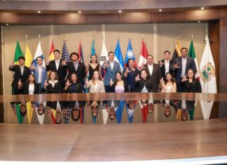 Rector de la UAdeC Impone la “L” a las Presidentas y Presidentes de las Sociedades de Alumnos de Unidad Sureste