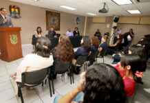 Inaugura Rector de la UAdeC Centro de Cómputo y Toma Protesta a la Sociedad de Alumnos de la Facultad de Trabajo Social US