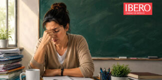 Docentes enfrentan agotamiento y sobrecarga laboral: informe Ibero-Fundación SM