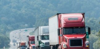 Traileros describen riesgos y presiones del crimen organizado en rutas de carga de México