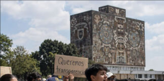 Aspirantes y docentes protestan en la UNAM y exigen repetir de forma presencial el examen de ingreso