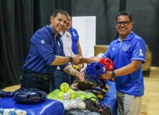 Entrega Rector de la UAdeC Mobiliario y Equipo Deportivo a la Unidad Laguna