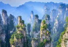Parque Forestal Nacional de Zhangjiajie: las montañas que parecen flotar entre las nubes